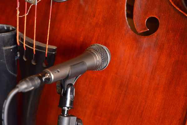 Q7x miking Upright Bass